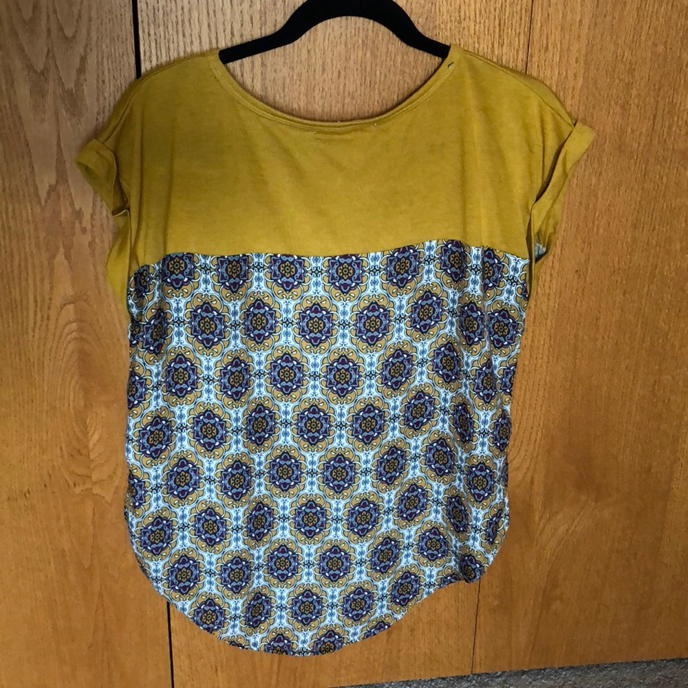 Top - Picture 2 of 2